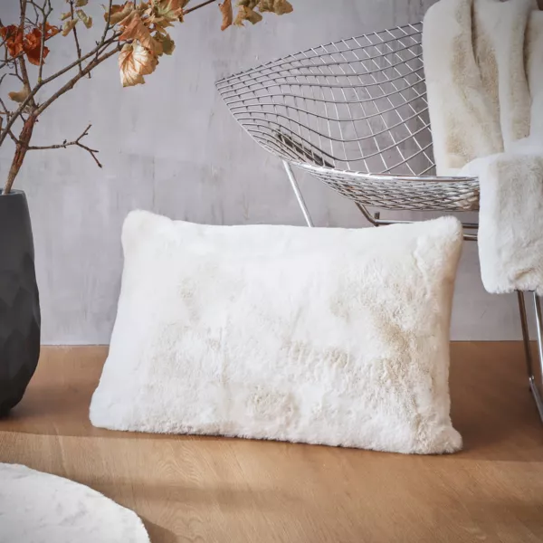 Rechteckiges Kissen aus Kunstfell (40 x 60 cm) Finn Weiß