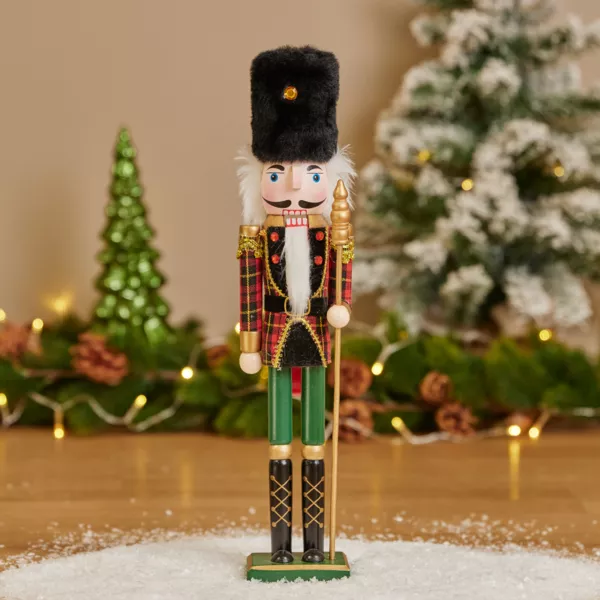 Soldat Casse-noisette en bois (H38 cm) Ernest et Toque d'ours