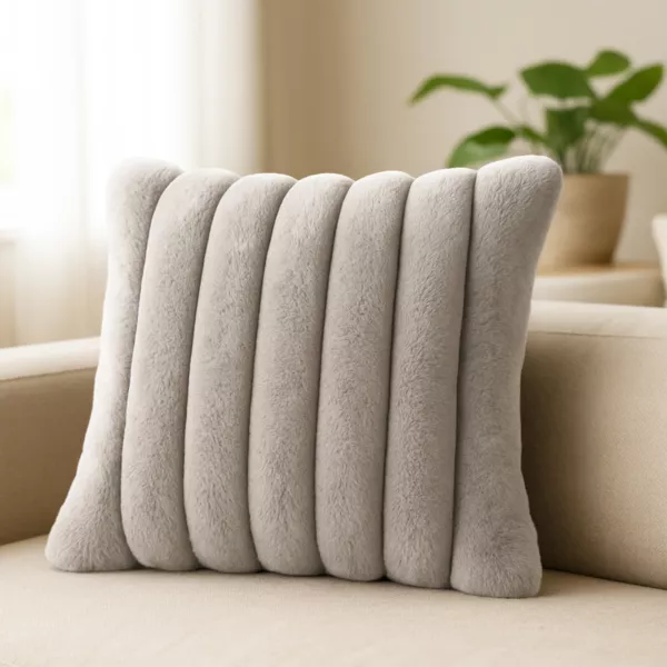 Cuscino quadrato in pelliccia sintetica (45 x 45 cm) Polary Beige