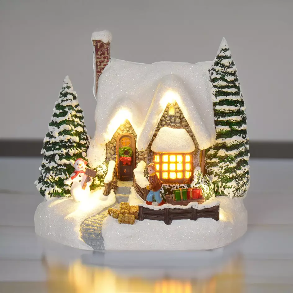 Petit village sales de noel illumine