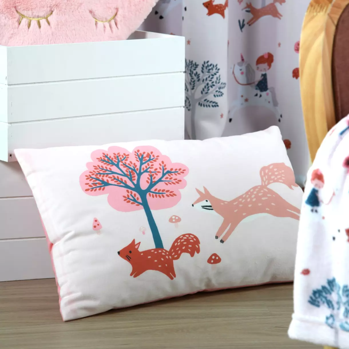 Coussin rectangulaire enfant (50 cm) Cyrielle Rose 1