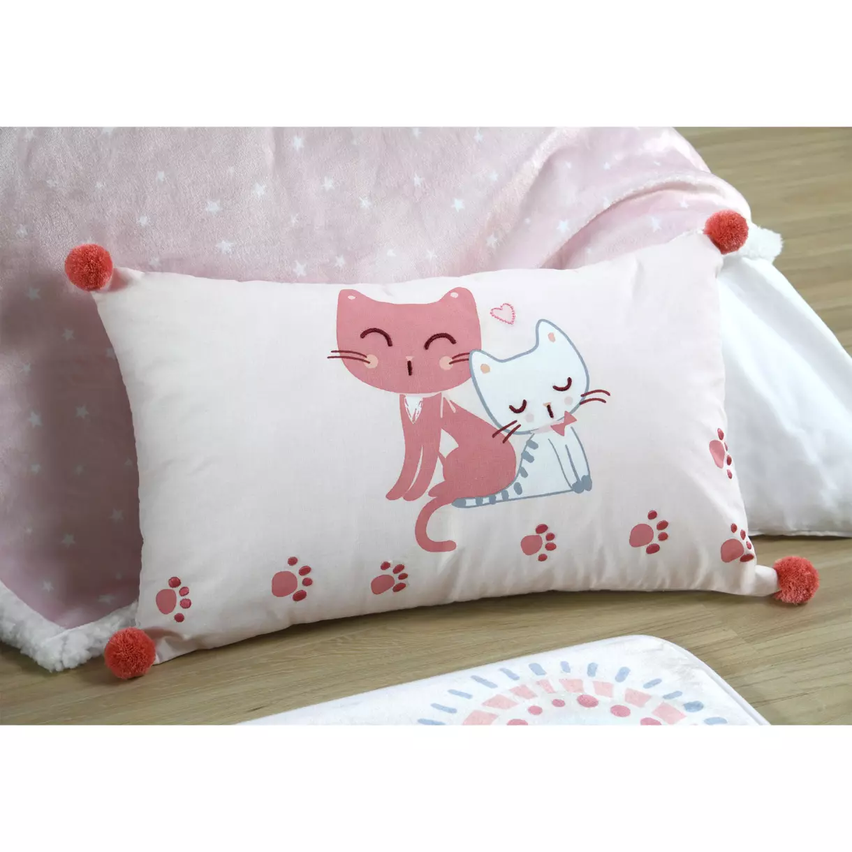 Coussin rectangulaire enfant (50 cm) Zoeline Rose 1