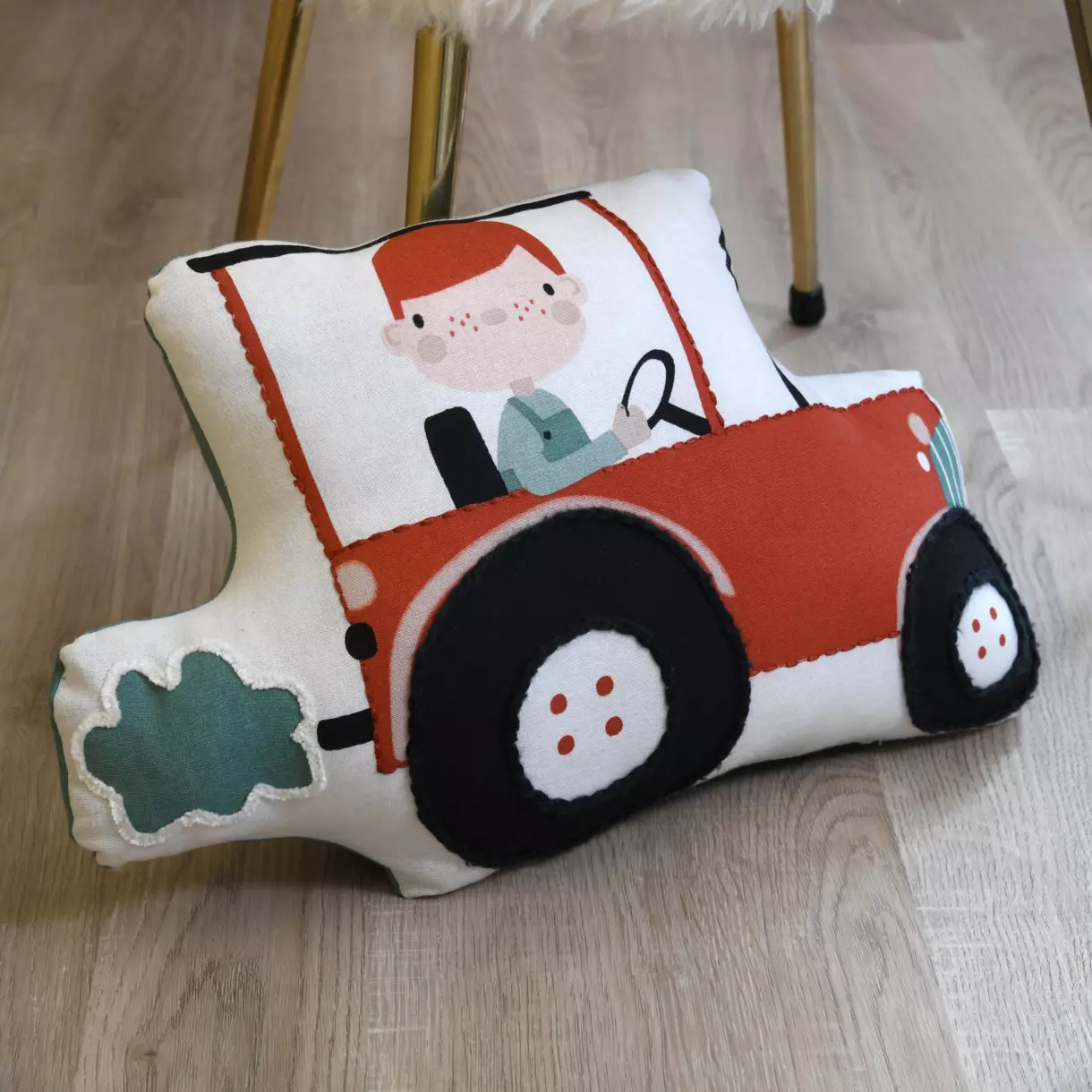 Coussin tracteur enfant Tom Multicolore