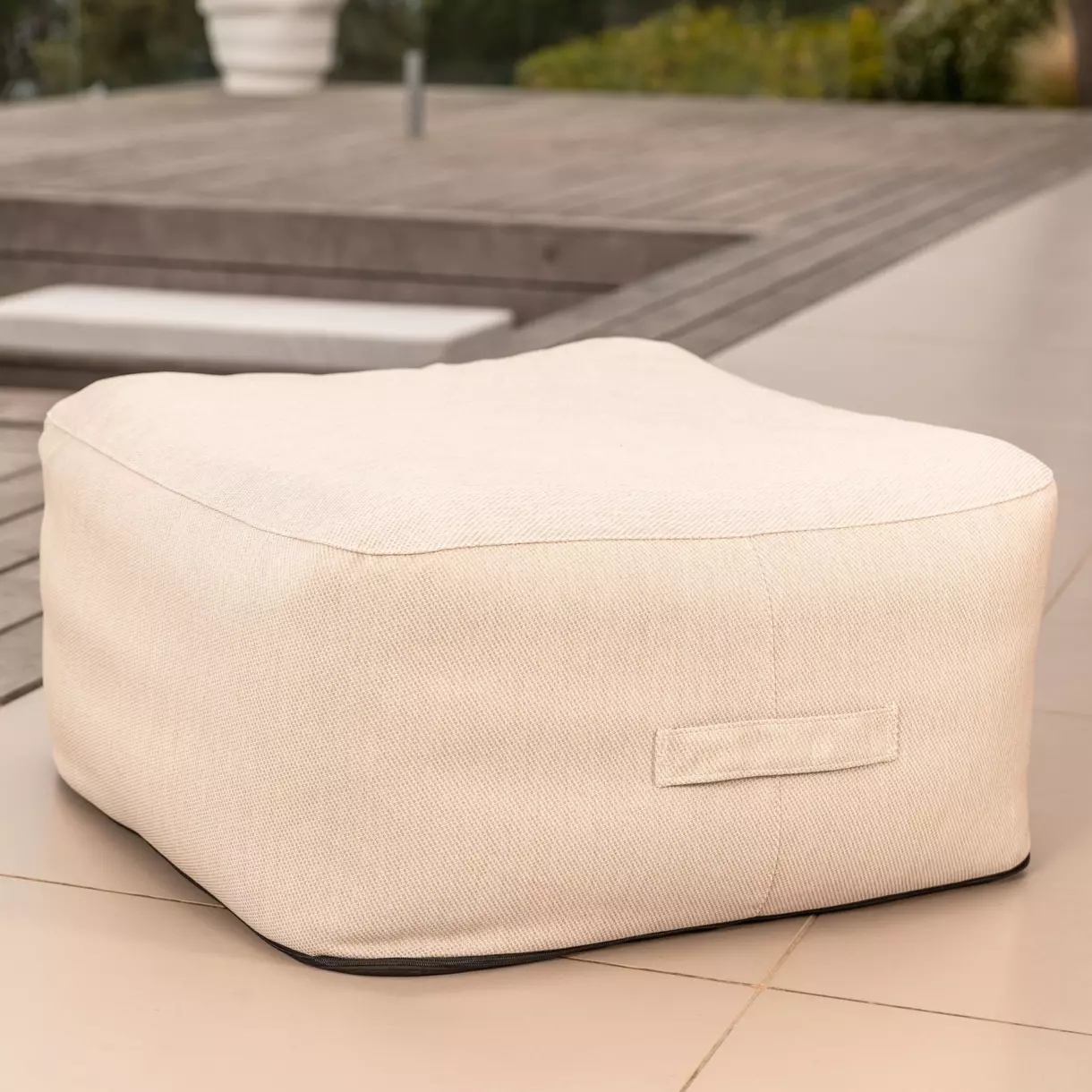 Puff de jardín hinchable cuadrado Bubble - Topo 1