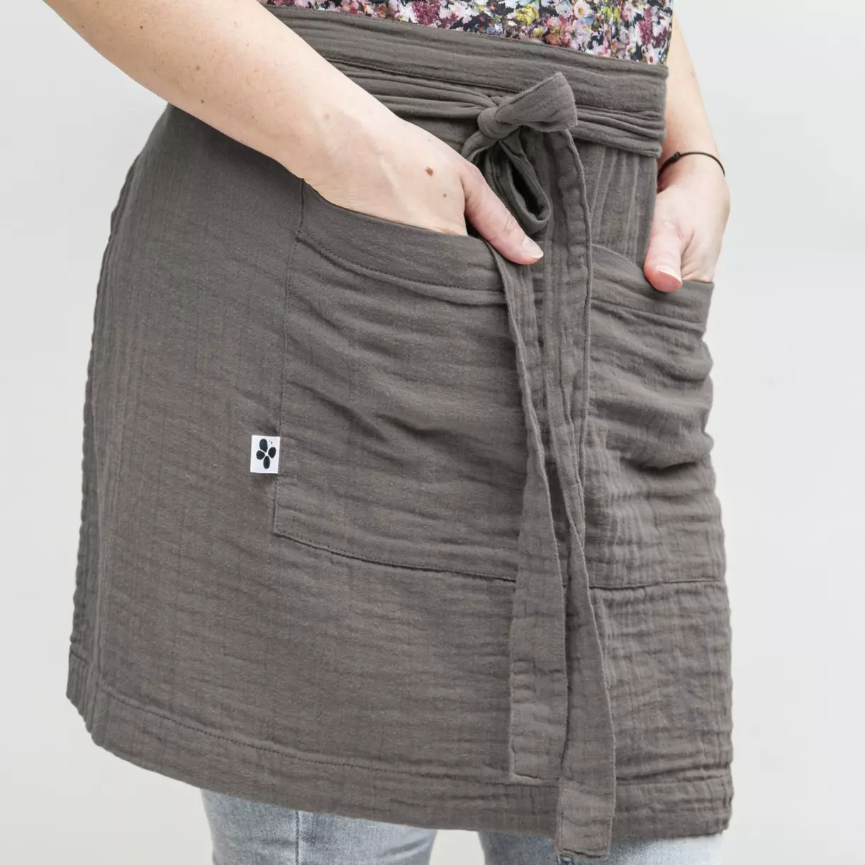 Delantal con bolsillo en algodón  Gaïa Gris granito 1