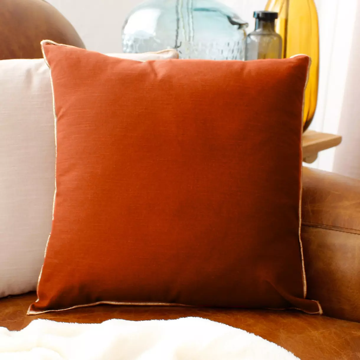 Coussin carré (40 cm) Vegetalis uni Cognac 1