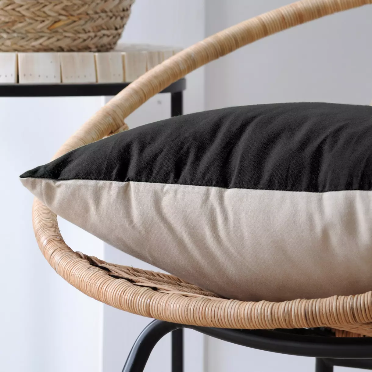 Coussin carré (50 cm) Duo Noir 1