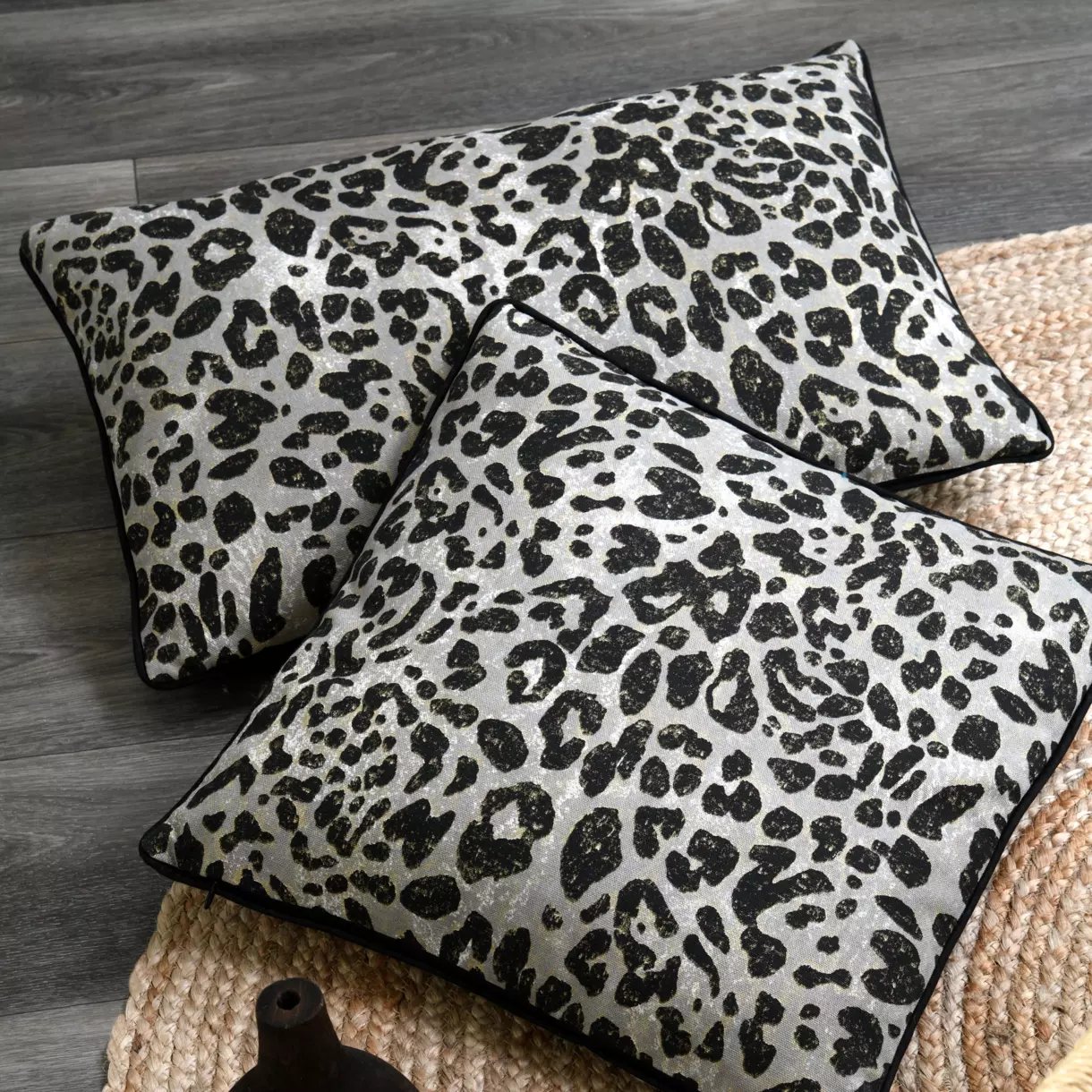 Coussin carré (45 cm) Guépard Noir 1