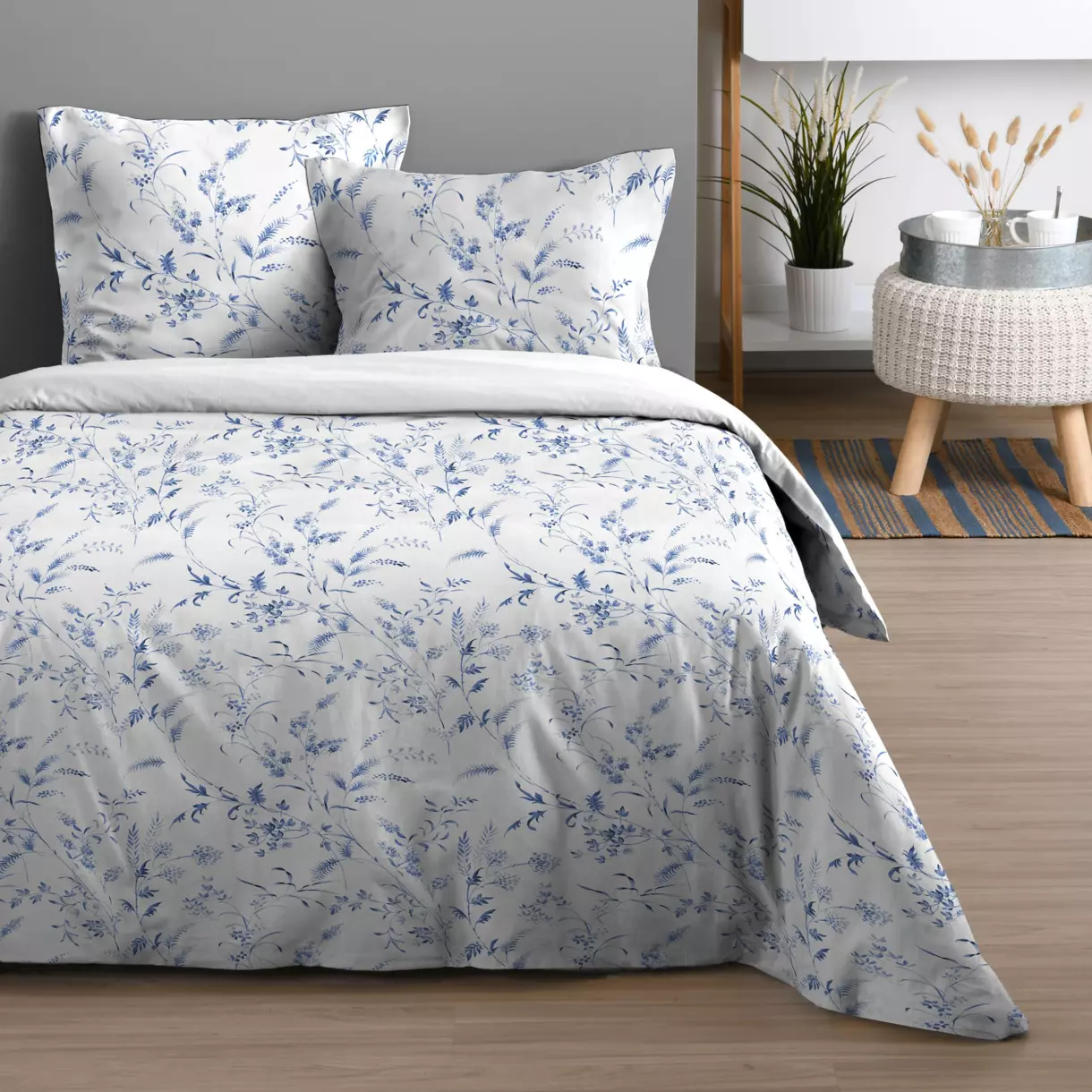 Housse de couette et deux taies coton (240 cm) Fedora Bleue 1