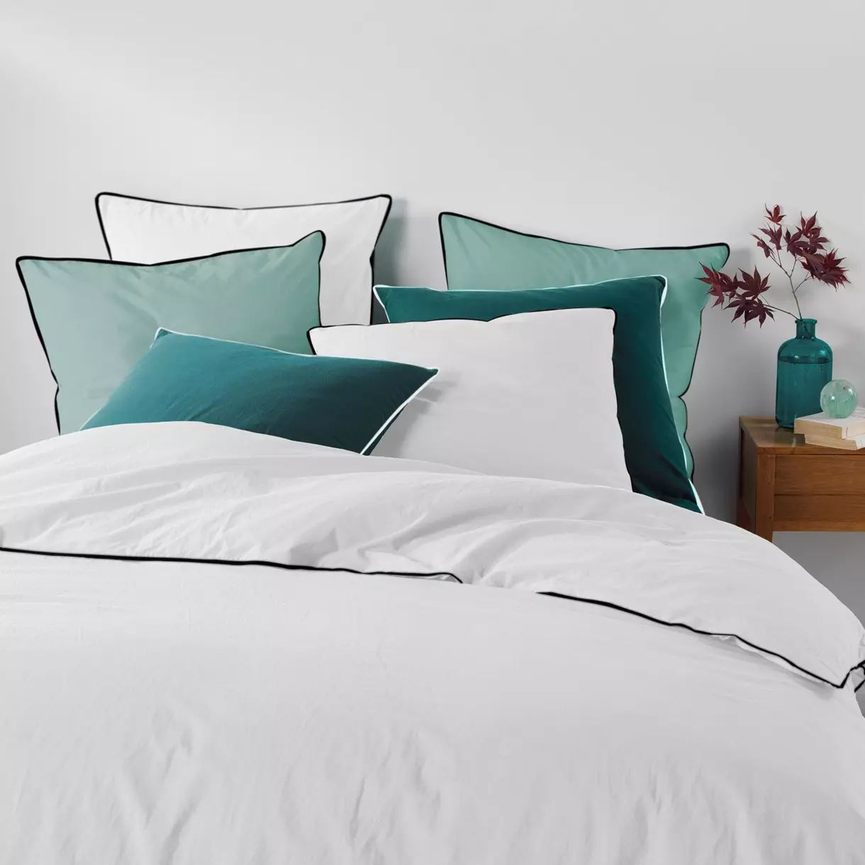 Housse de couette et deux taies coton lavé (260 cm) Linette Blanche 1
