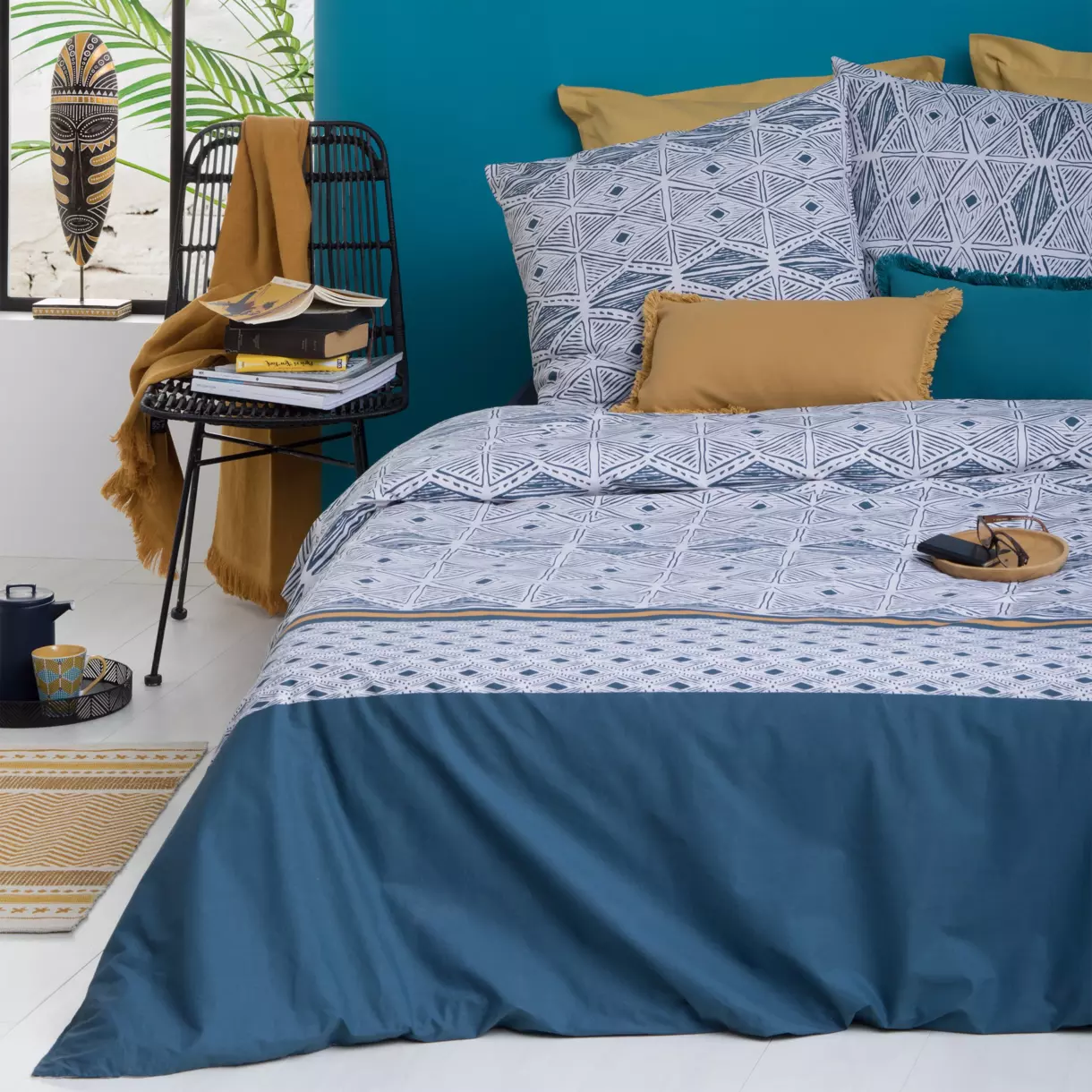Housse de couette et deux taies percale de coton (240 cm) Thiora Bleue 1
