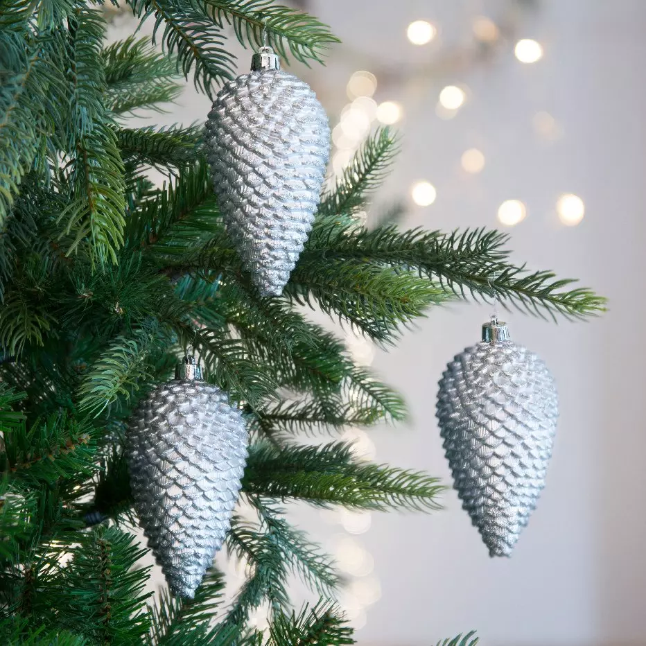 Lot de 4 pommes de pin à suspendre Alpine Argent 1