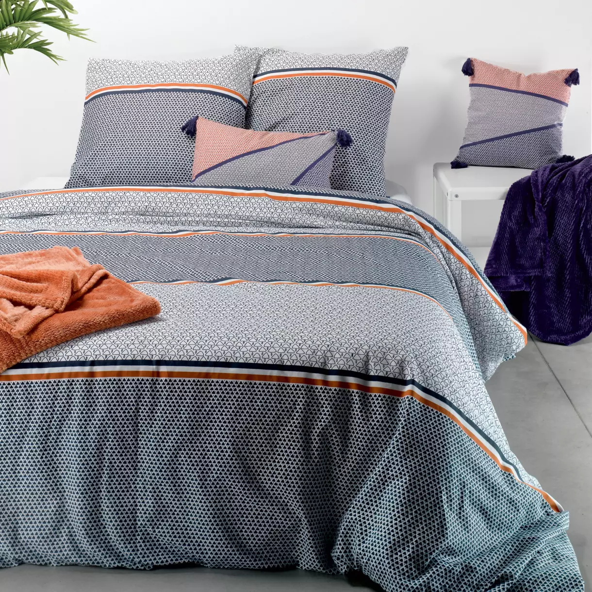 Housse de couette et deux taies coton (260 cm) Tilak Bleue