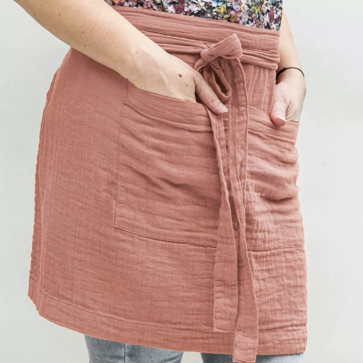 Kochschürze mit Taschen aus Baumwoll-Gaze Gaïa Rosa 1