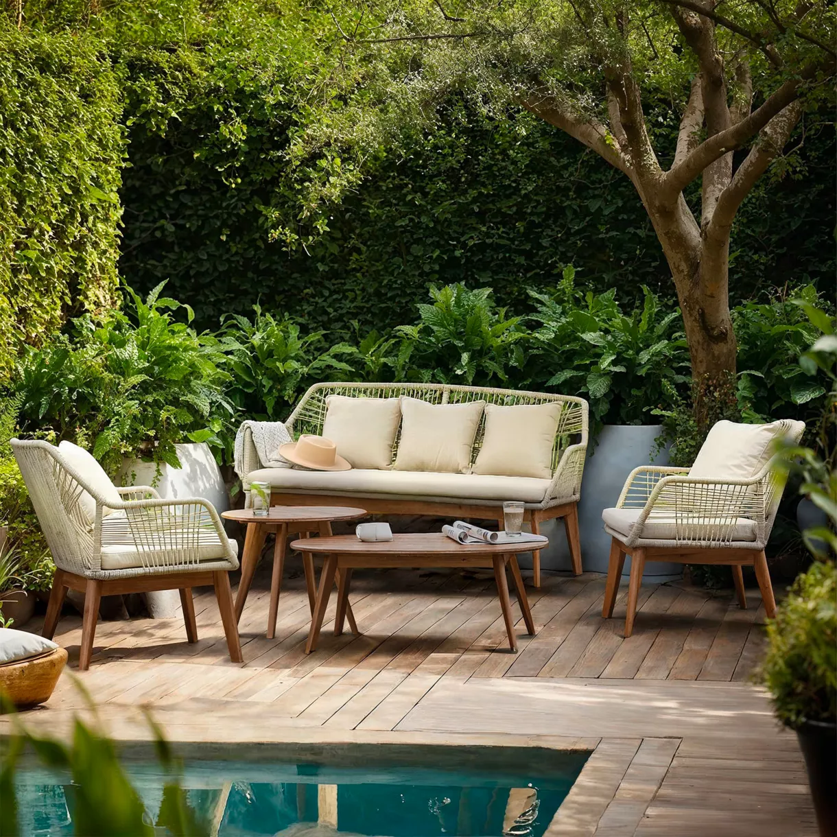 Ensemble de jardin seville corde pp SABLE outdoor fsc 100%
sable L72.00-W74.00-H80.00cm
L72.00-W152.00-H80.00cm
dia55.00--H47