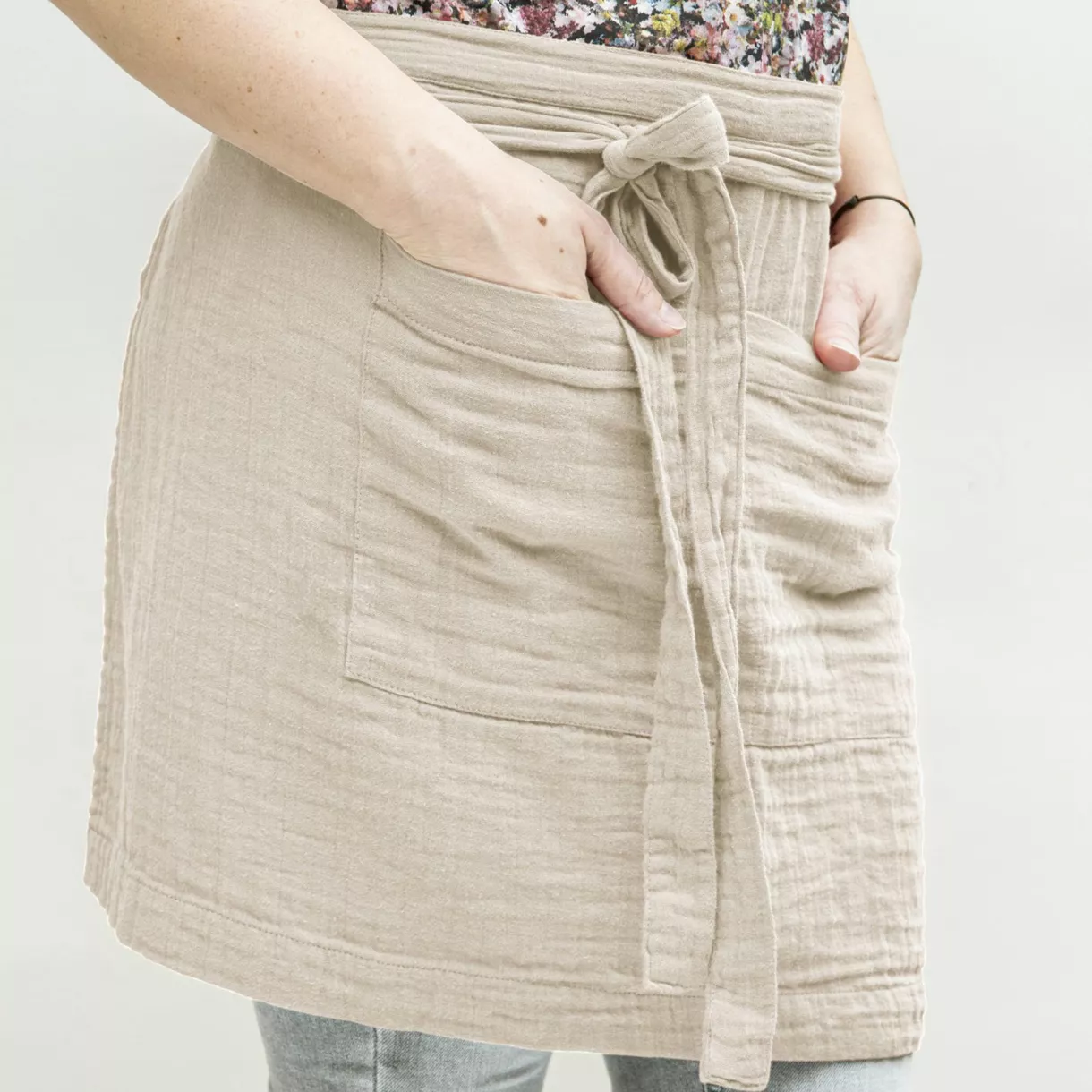 Delantal con bolsillos en gasa de algodón Gaïa Beige pampa 1