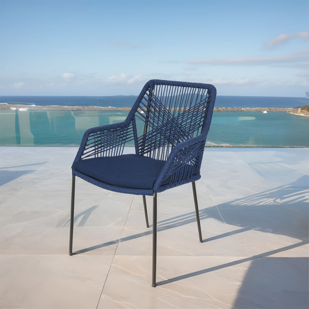 Stapelbarer Gartenstuhl mit Armlehnen Seville - Blau