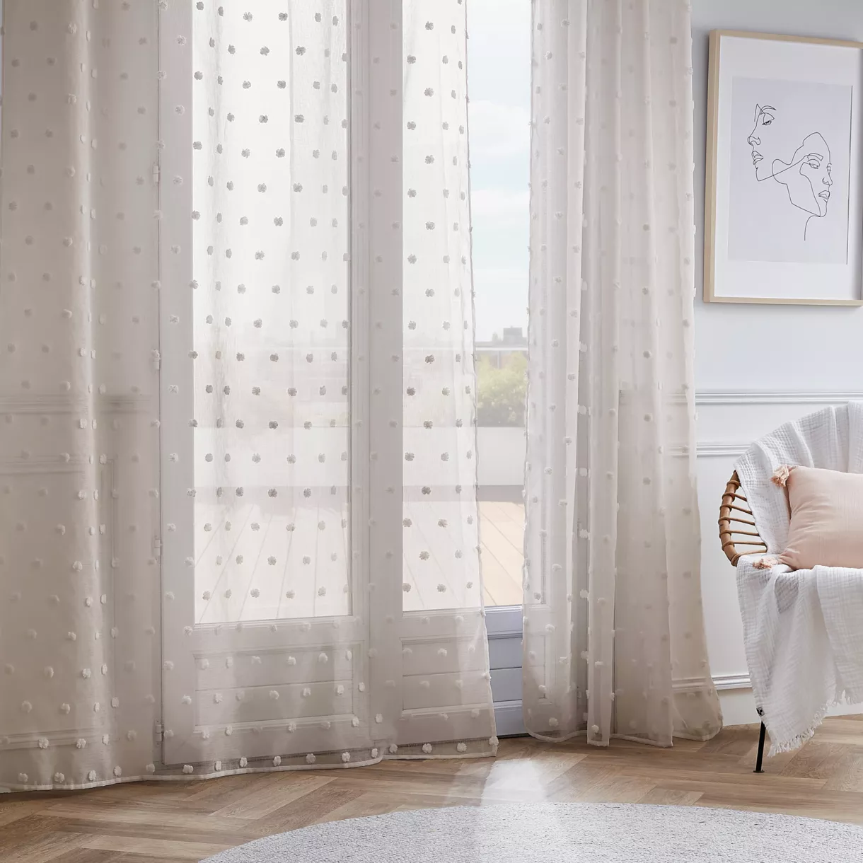 Visillo con ojales y pompones (180 x 240 cm) Emie Beige