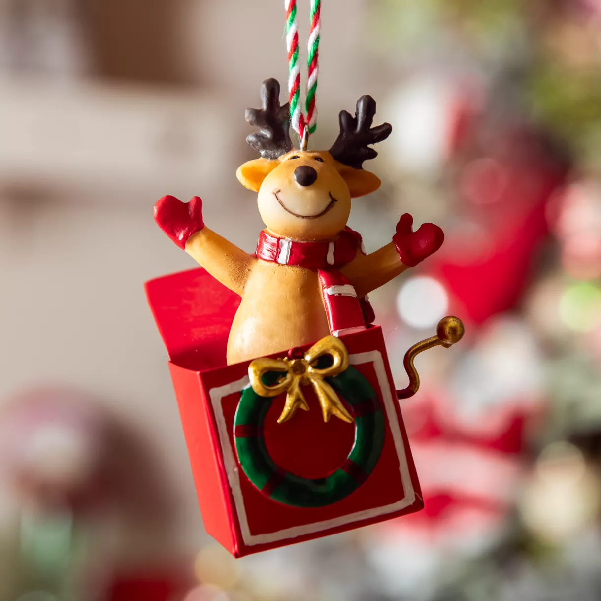 Renne de Noël à suspendre (H9 cm) Boite à musique Rouge