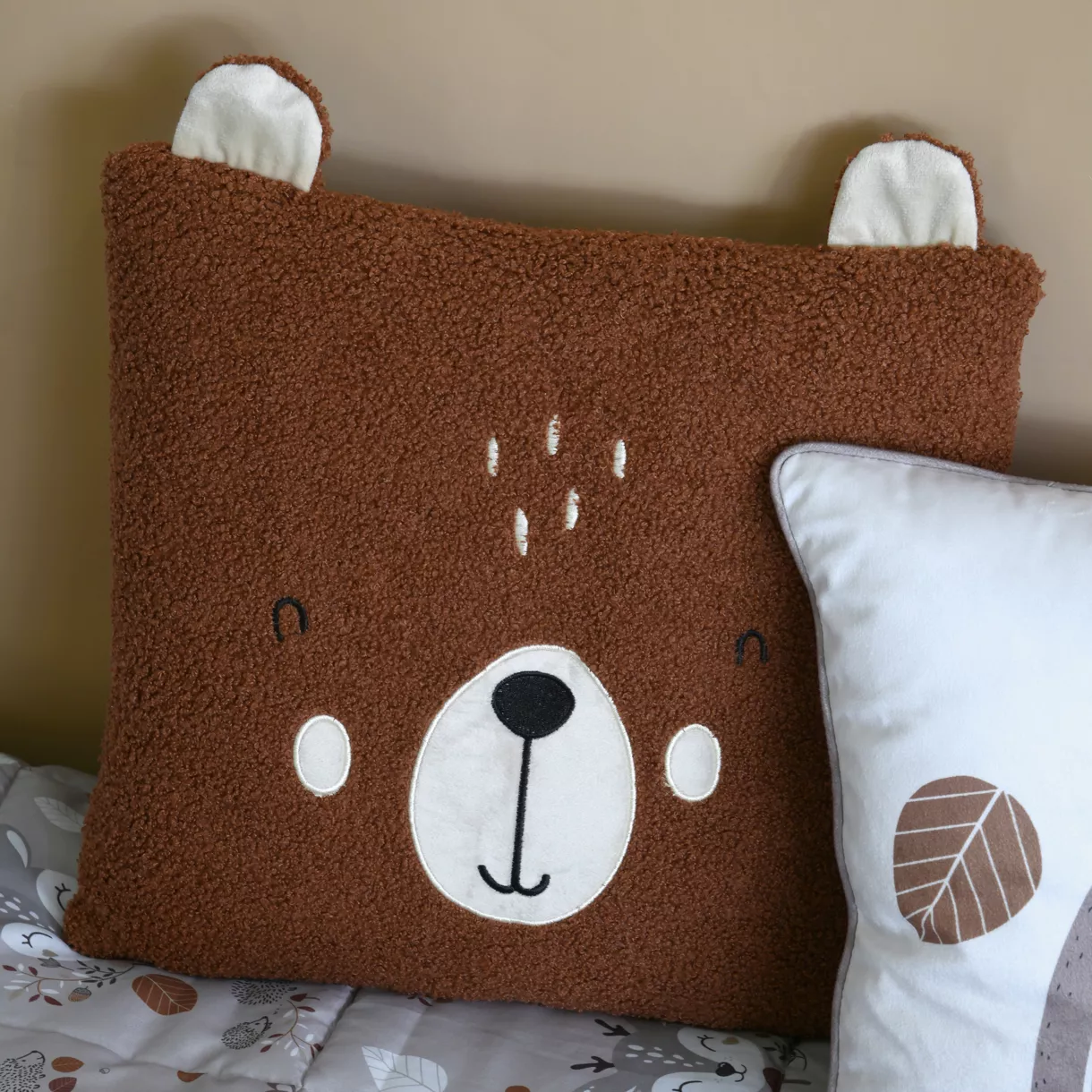 eminza Coussin enfant carré (40 x 40 cm) Gabin Caramel