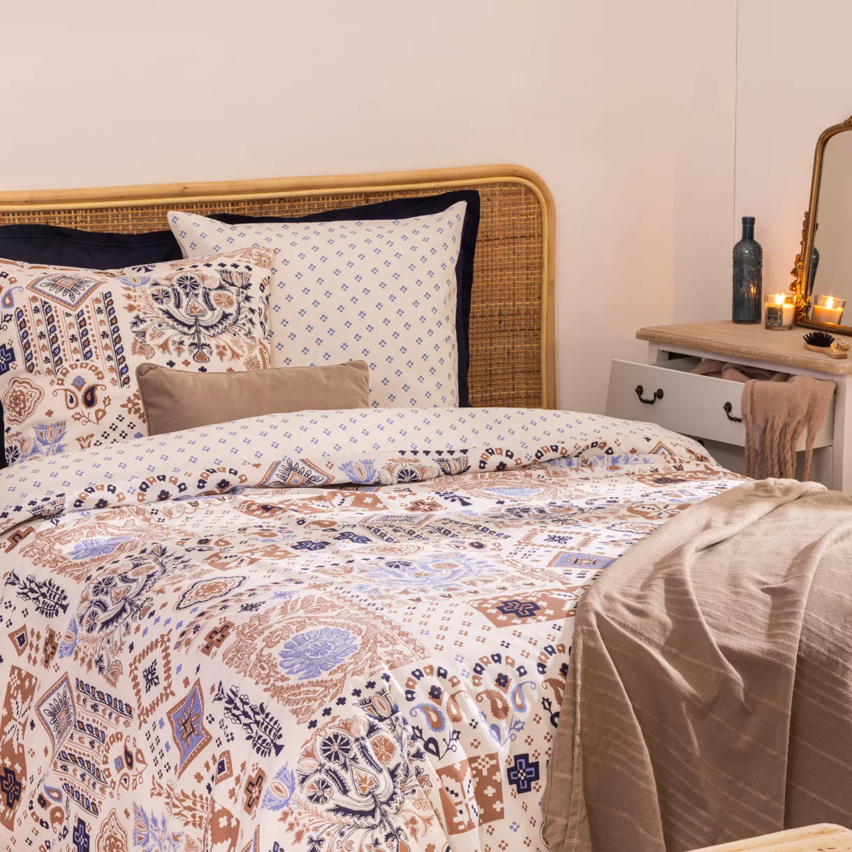 eminza Housse de couette et deux taies coton (260 x 240 cm) Khafu Multicolore