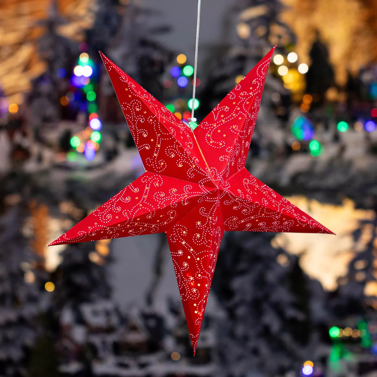 Etoile lumineuse à suspendre (H60 cm) Origami Rouge et blanc chaud