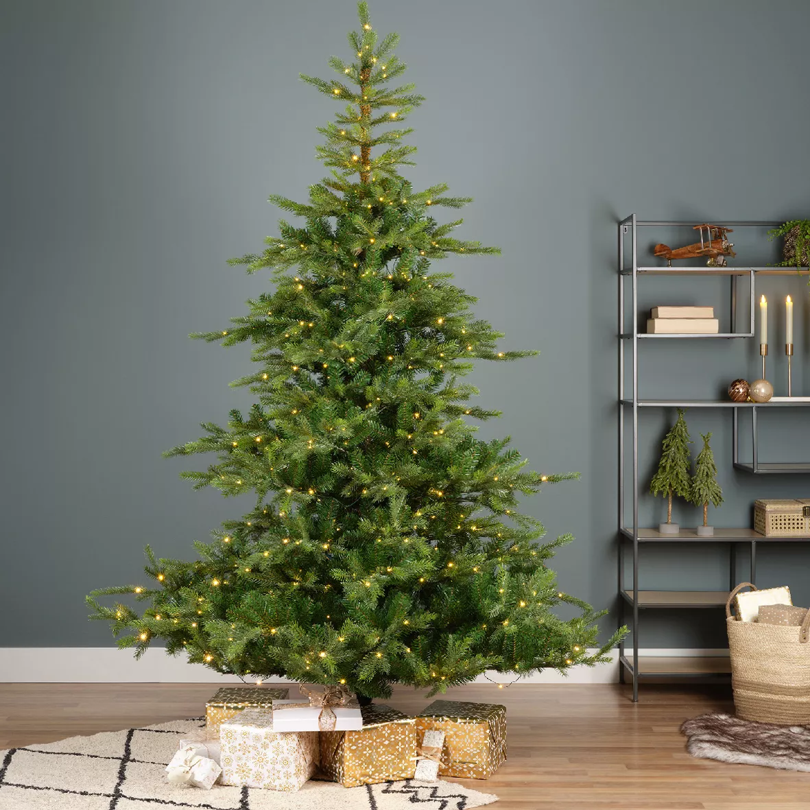 Künstlicher beleuchteter Weihnachtsbaum für draußen 700 LEDs H240 cm Glorious Tannengrün