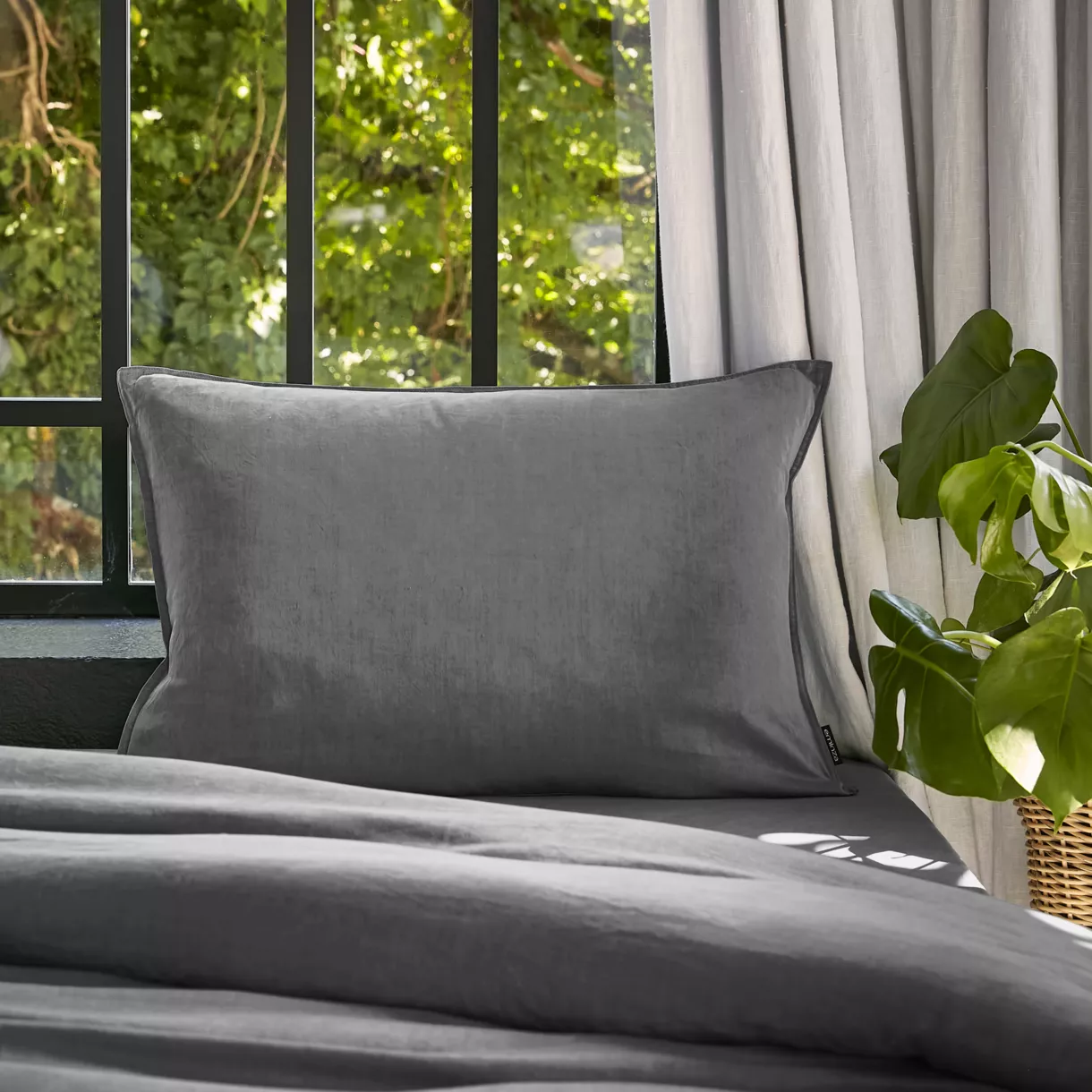 Taie d'oreiller rectangulaire lyocell Tencel™ lavé (50 x 80 cm) Olivia Gris granit 