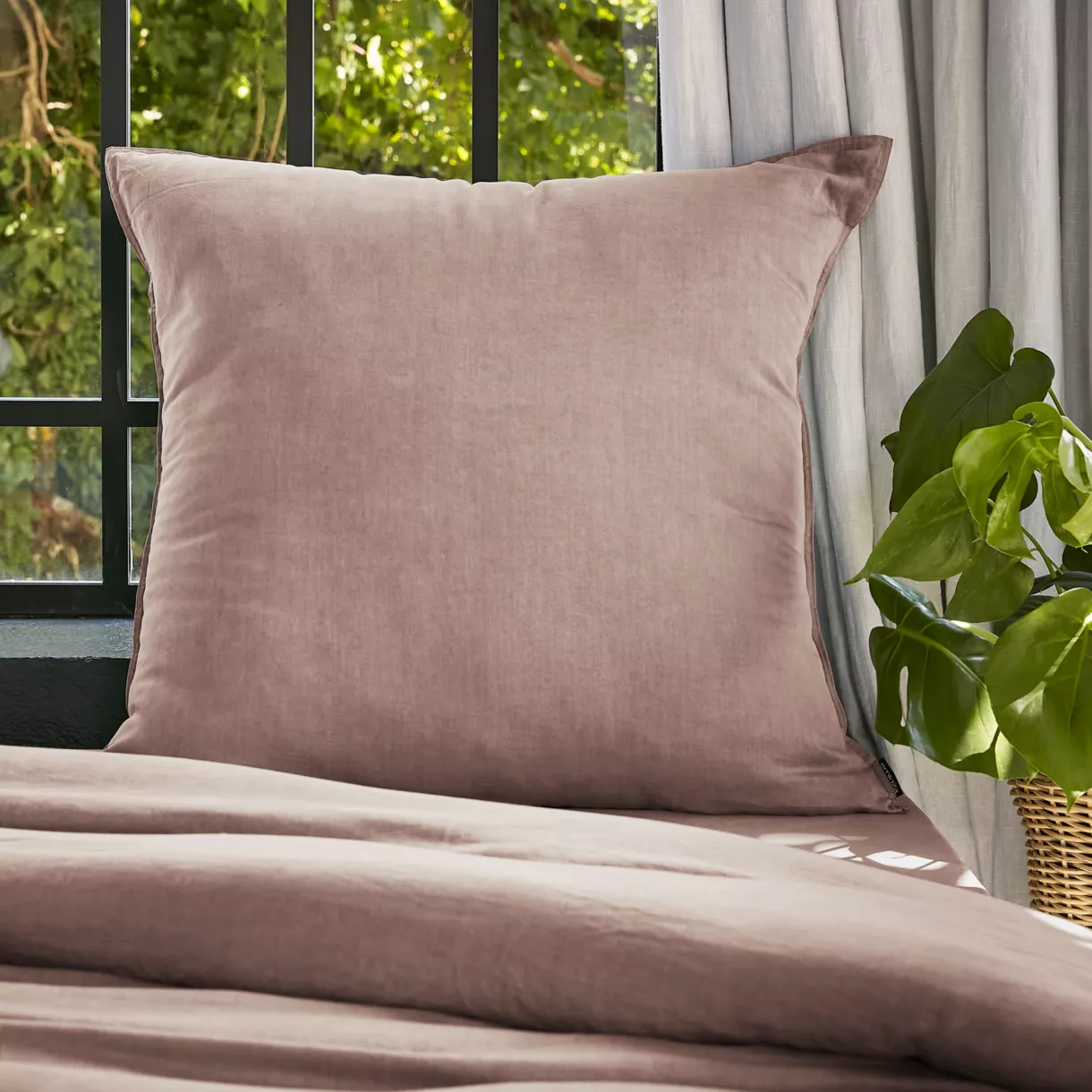 Funda de almohada cuadrada lyocell Tencel™ lavado (80 x 80 cm) Olivia Rosa rubor