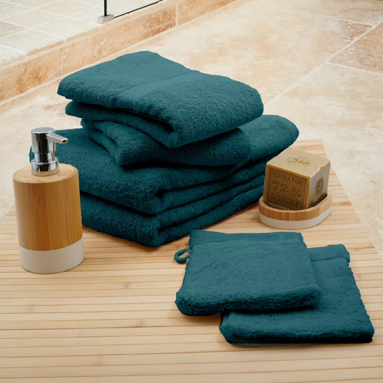 Lot de 2 gants de toilettes coton (15 x 21 cm) + 2 serviettes de bain coton (50 x 90 cm) + 2 serviettes de bain coton (70 x 1