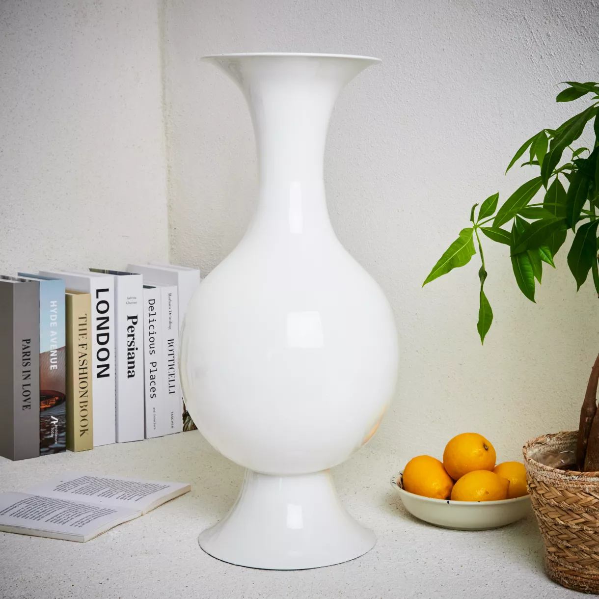 Große handgemachte Vase aus emailliertem Metall (H56 cm) Soléa Weiß glänzend