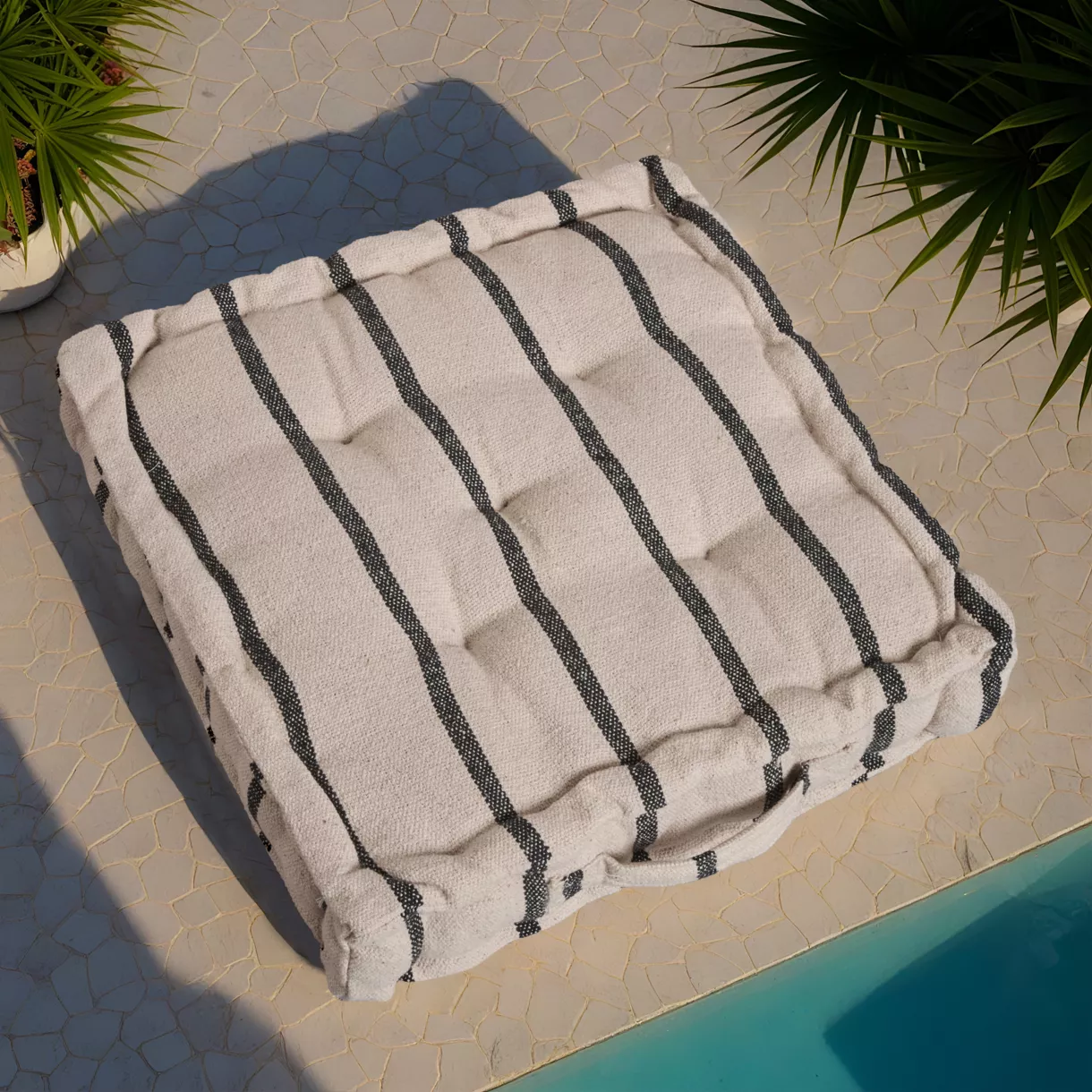 eminza Coussin de sol extérieur toile de coton (45 x 45 cm) Ocealys Noir