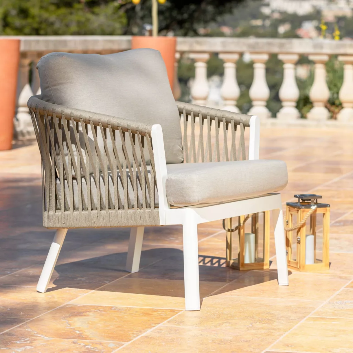 Fauteuil de jardin détente en aluminium Amalfi Blanc et taupe