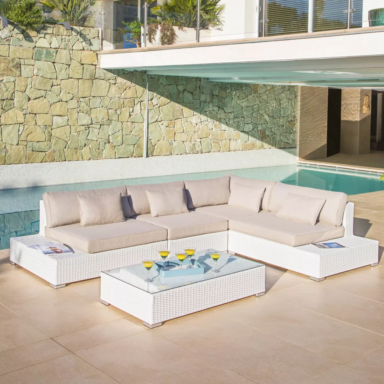 Conjunto de jardín esquinero de resina trenzada 5 plazas Colección 2024 Palma Blanco y topo
