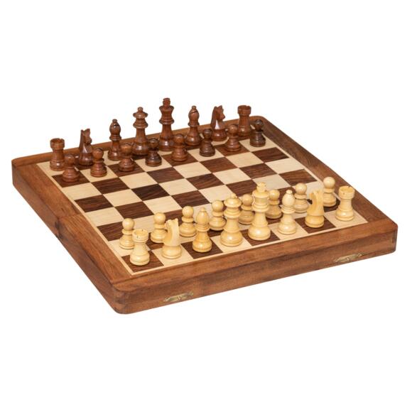 Schachspiel aus Holz 2