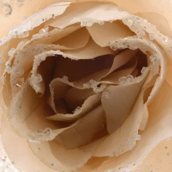 Fleur décorative sur pince Rosace Perle 2