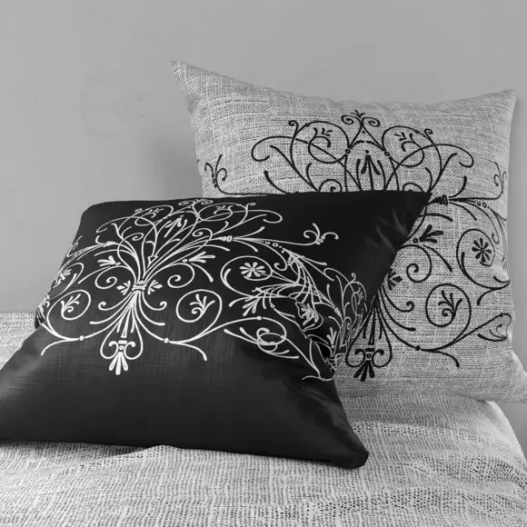 Housse de couette et deux taies coton (240 cm) Tayla Noire 2