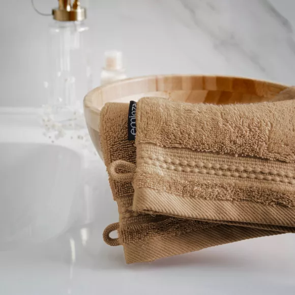 Juego de 2 guantes de baño en algodón bio Garance Camel