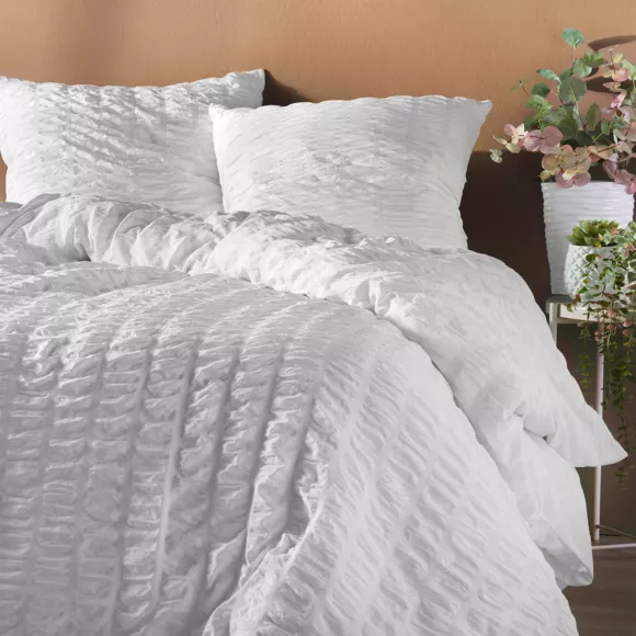 Housse de couette et deux taies microfibre plissée (240 x 220 cm) Plissia Blanche