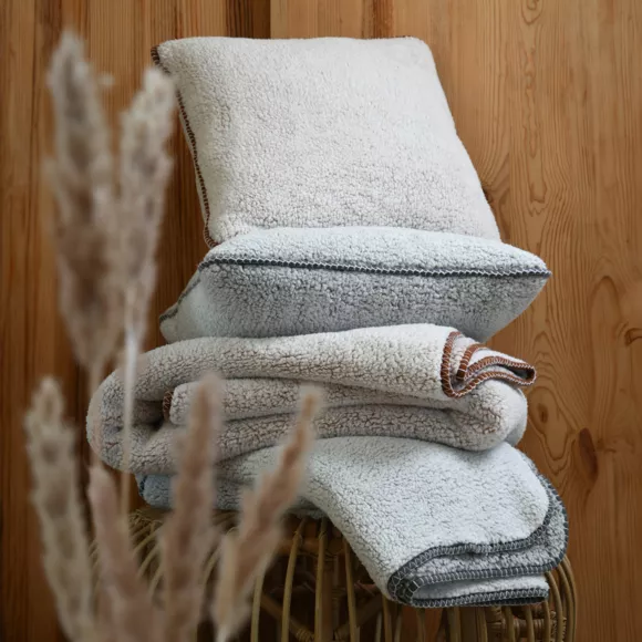 Coussin carré fausse fourrure (50 x 50 cm) Winston Beige