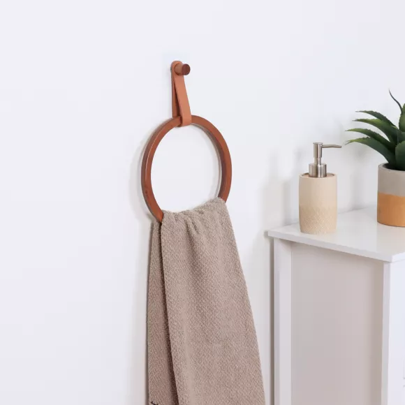 PORTE SERVIETTES ARRONDI BAMBOU + LANIERE SIMILI CUIR SUR STICKER -  CARAMEL/FACON ACACIA