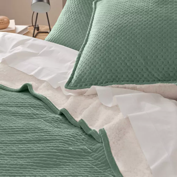 Couvre-Lit MatelassŽ (220 x 240 cm) et 2 Taies d'Oreiller (60 x 60 cm) Mylne Cdre, Velours Relief avec Sherpa