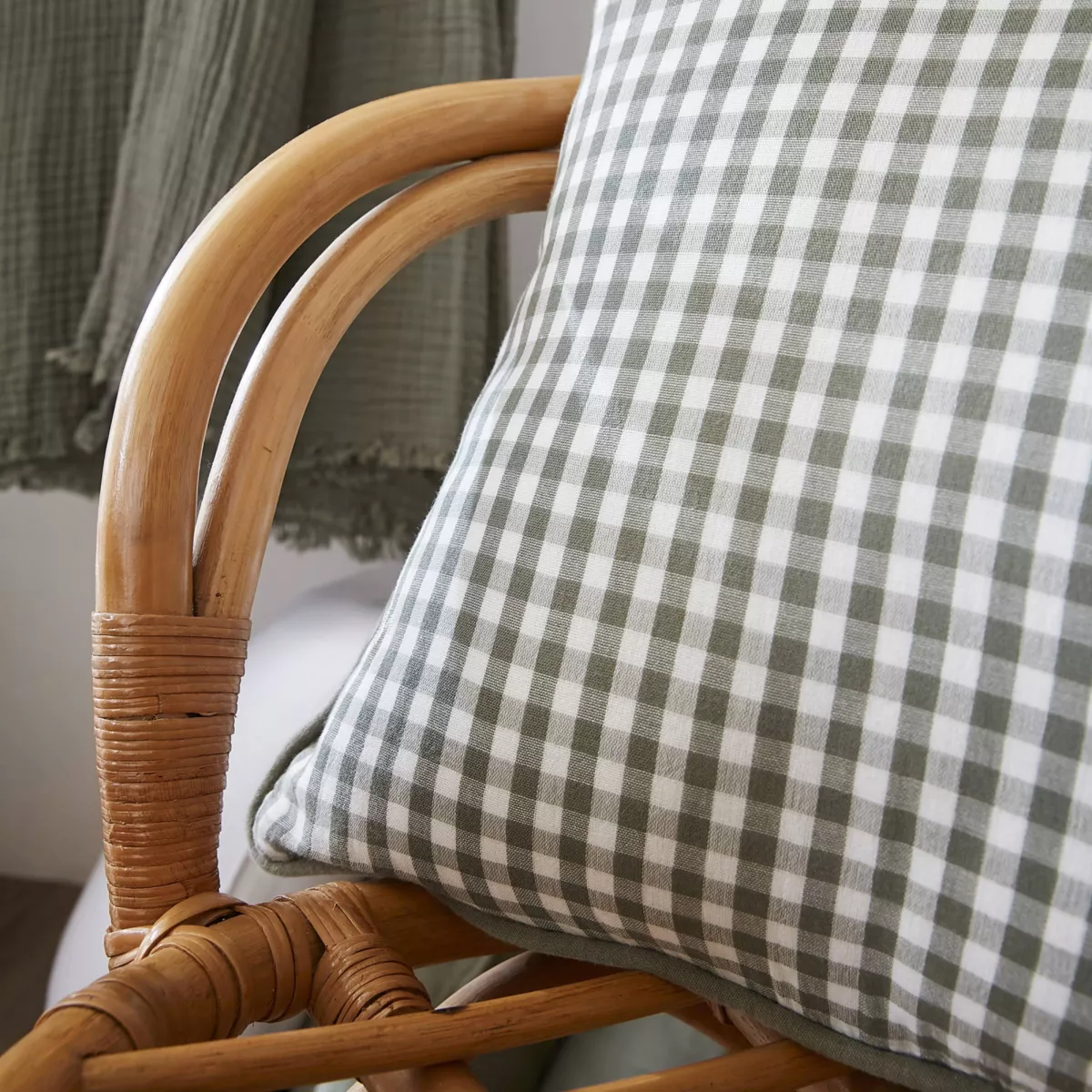 Coussin rectangulaire gaze de coton (40 x 60 cm) Vickie Vert romarin