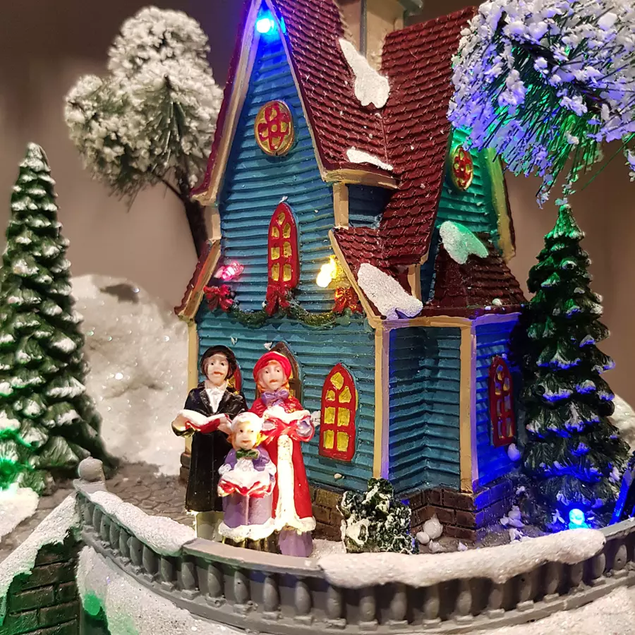 Verlicht en muzikaal kerstdorp Kleine trein 4