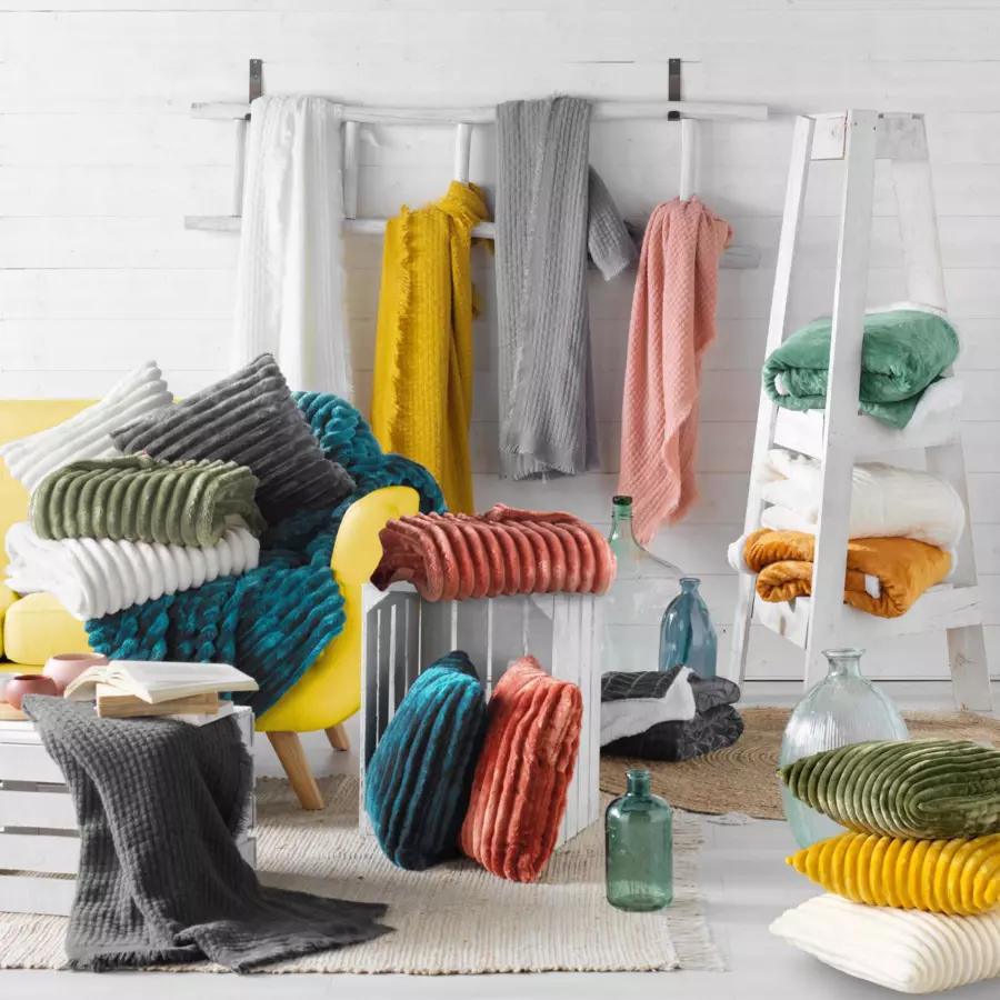 Jeté de canapé (150 cm) Coraline Gris clair 4