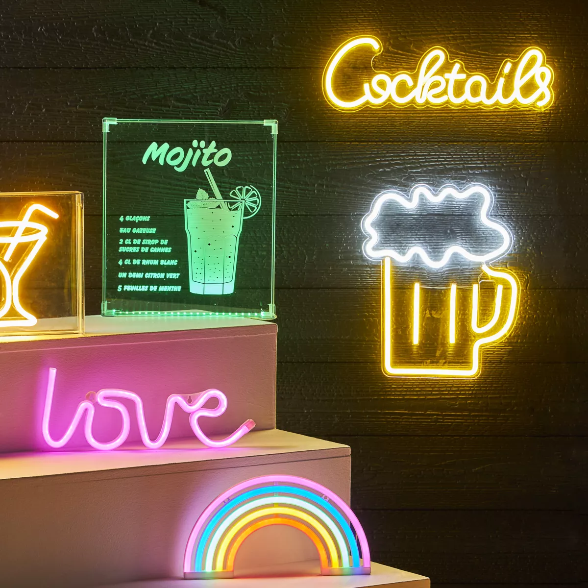Neon Schriftzug USB Cocktails Gelb