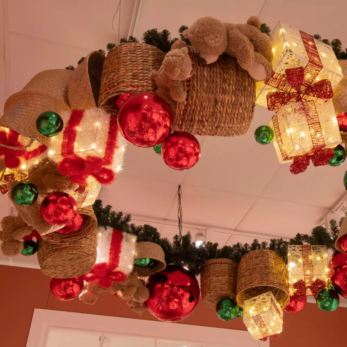 Set di 3 pacchi regalo nastro rosso a pile con luci Bianco caldo 65 LED 4