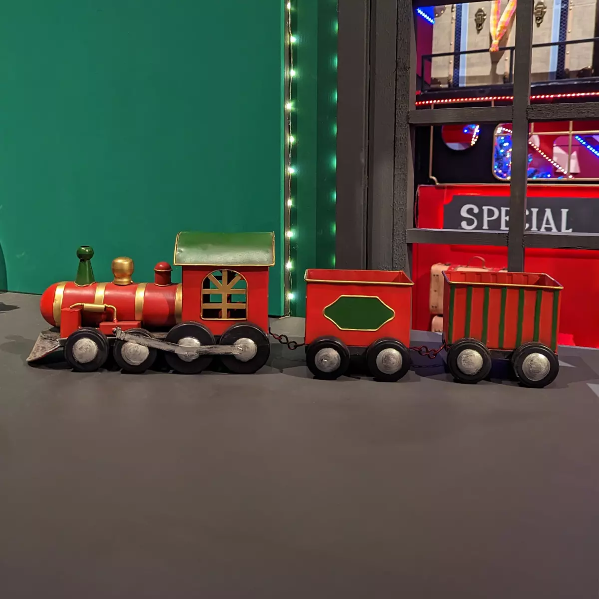Weihnachtszug mit Wagen 2
