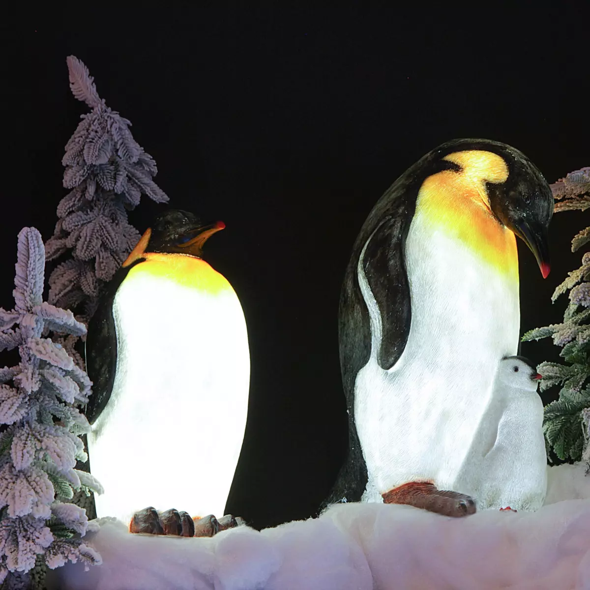 LED Pinguin mit Baby Kaltweiß 8 LEDs 4