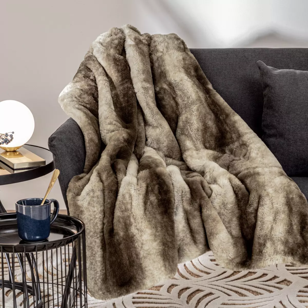 Plaid doux en fausse fourrure blanc ou beige Mars and More
